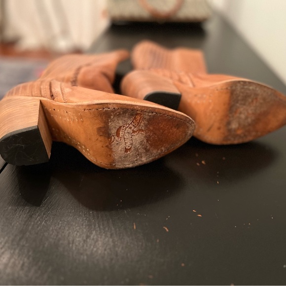 Freebird brown boot. Size 8 great condition - Picture 3 of 9